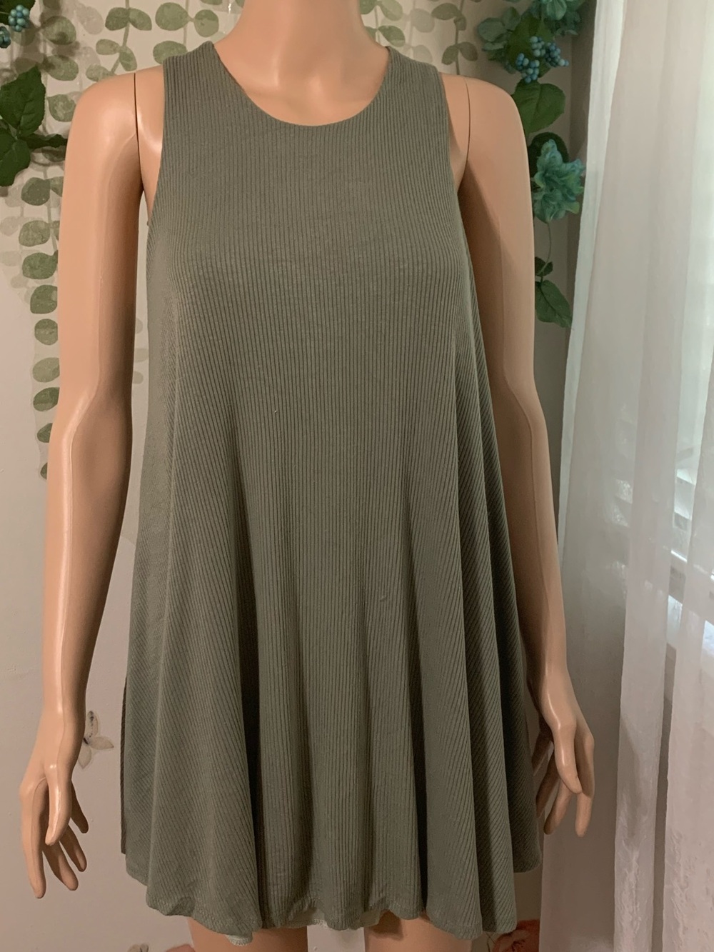 Sz M Alya Crisscross Back Olive Green Ribbed Swing Dress - Picture 3 of 6